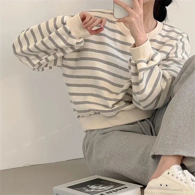 Striped Sweatshirt for Women New Autumn and Winter Pullover Round Neck Fashionable Loose Casual Long-sleeved Top